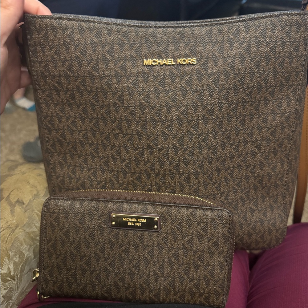 Michael Kors Signature Brown Bag and Wallet